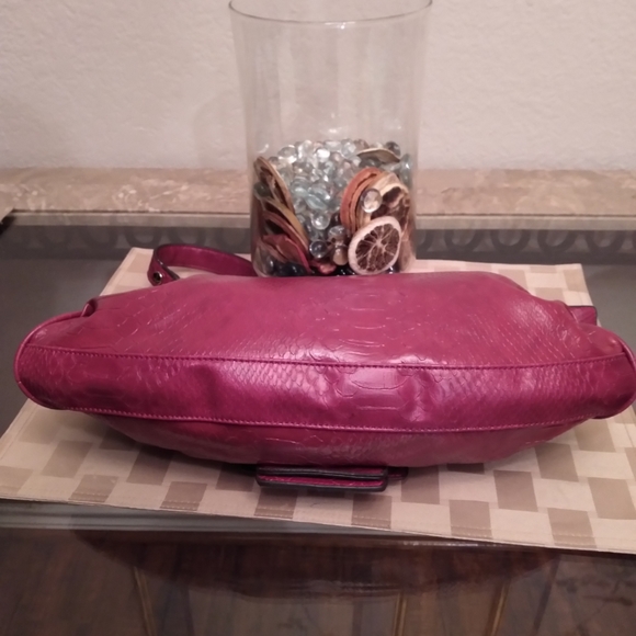 Purses - Picture 5 of 14